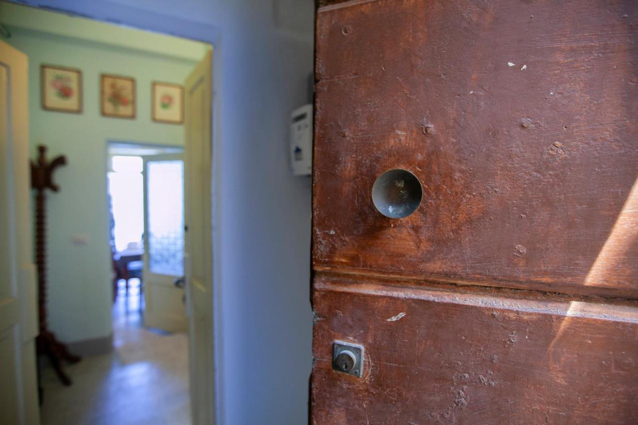 Al Porticciolo Apartment Несо Екстериор снимка